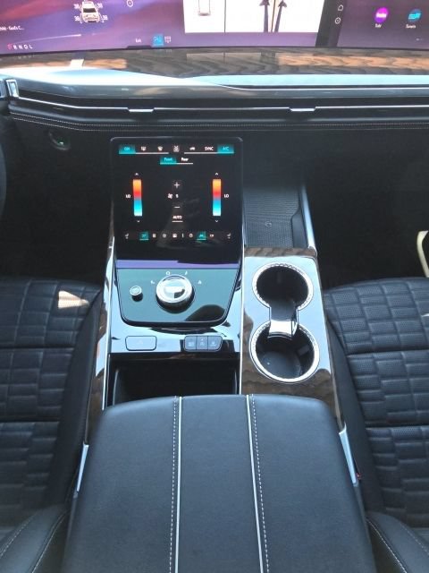 Used 2025 Cadillac Escalade Sport Platinum w/ LPO, Floor Liner Package AWD/4WD image 42