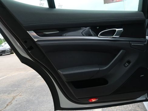 Used 2015 Porsche Panamera S RWD image 53