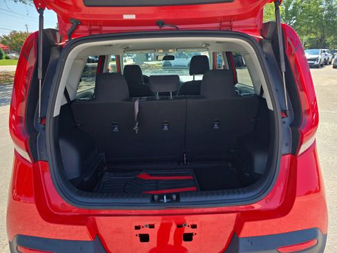 Used 2022 Kia Soul LX FWD image 12