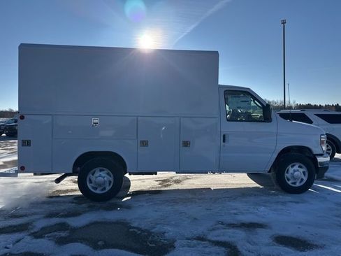 New 2026 Ford E-350 and Econoline 350 Super Duty w/ Power Equipment Group RWD image 2