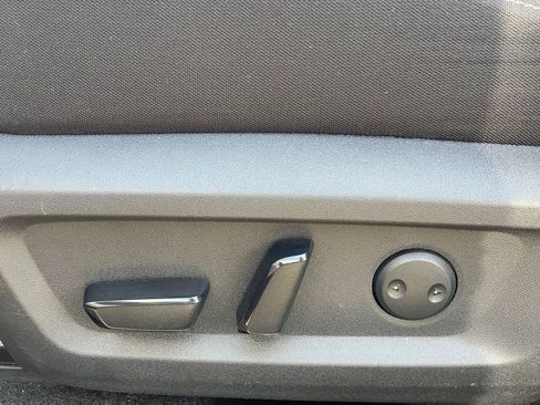 Certified 2025 Nissan Rogue SV AWD/4WD image 16