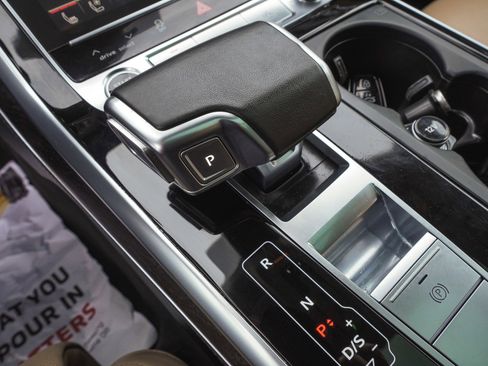 Used 2022 Audi Q8 Prestige w/ Prestige Package image 28