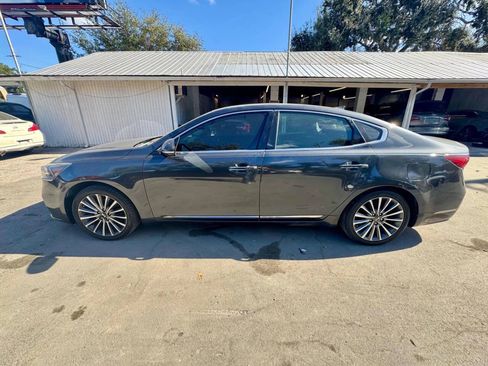 Used 2018 Kia Cadenza Premium image 13