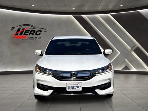 Used 2017 Honda Accord Sport image 14
