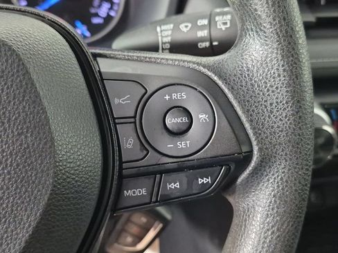Used 2022 Toyota RAV4 LE AWD/4WD image 21