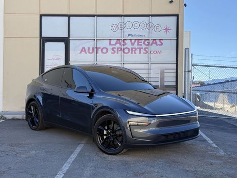 Used 2026 Tesla Model Y Long Range image 1