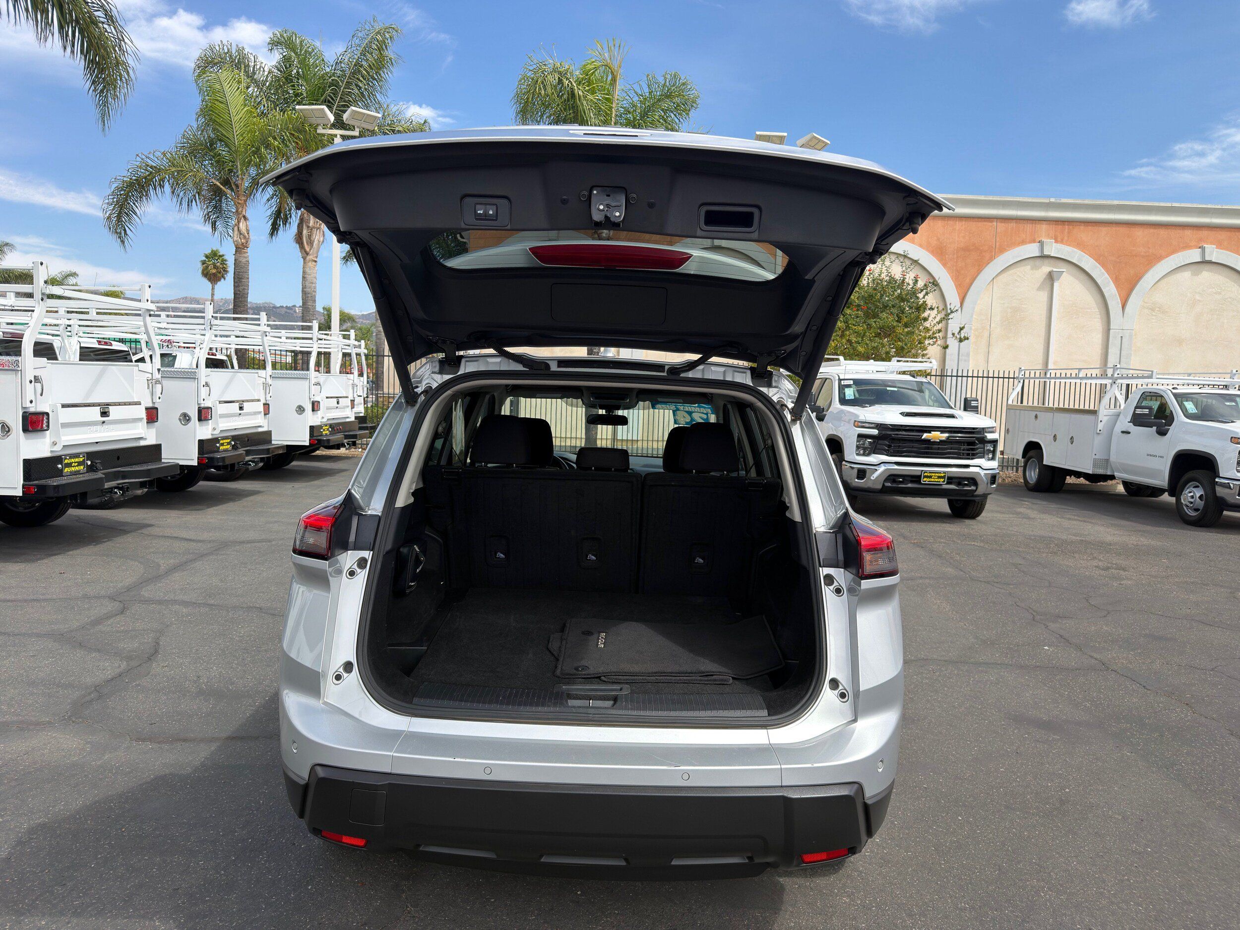 Used 2024 Nissan Rogue SV AWD/4WD image 14