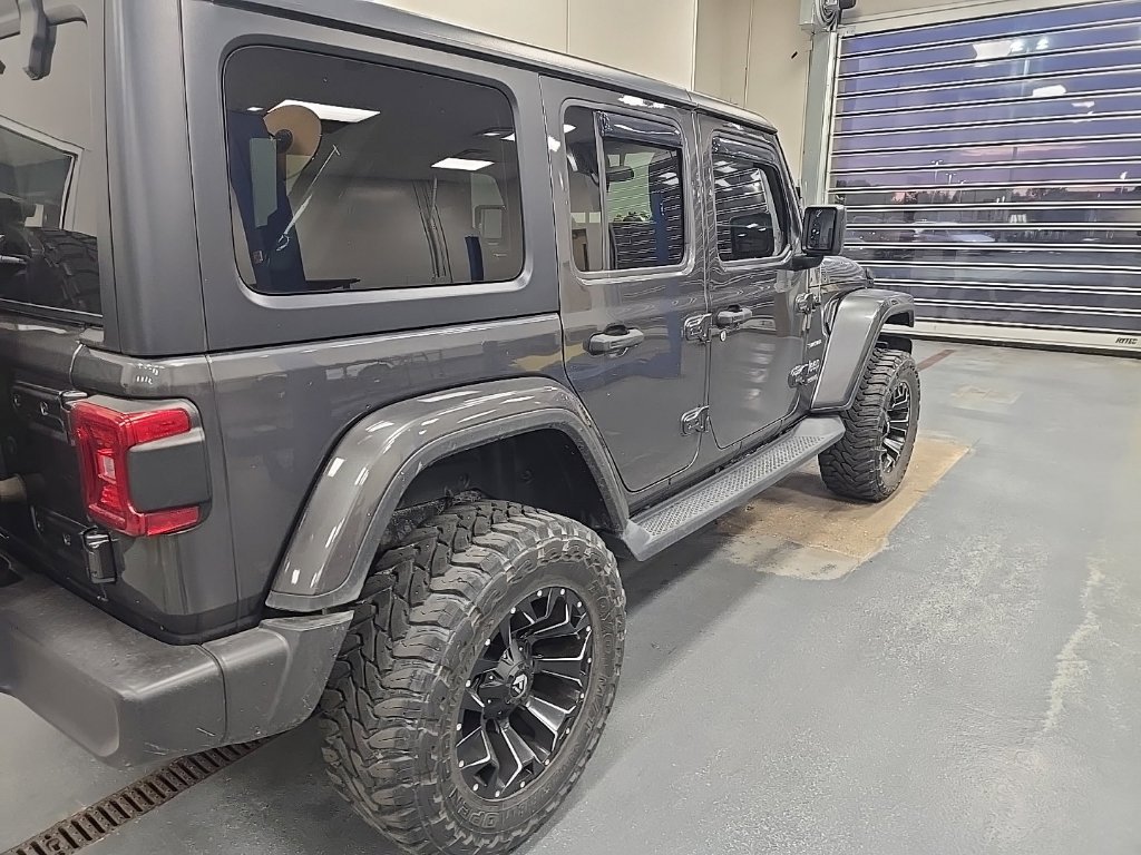 Used 2018 Jeep Wrangler Unlimited Sahara w/ Cold Weather Group AWD/4WD image 4