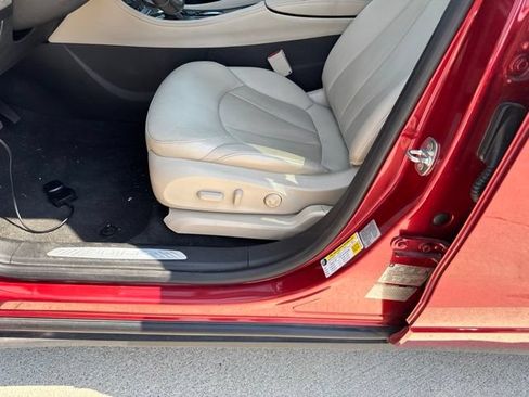 Used 2018 Buick Envision Essence w/ LPO, Cargo Package FWD image 22
