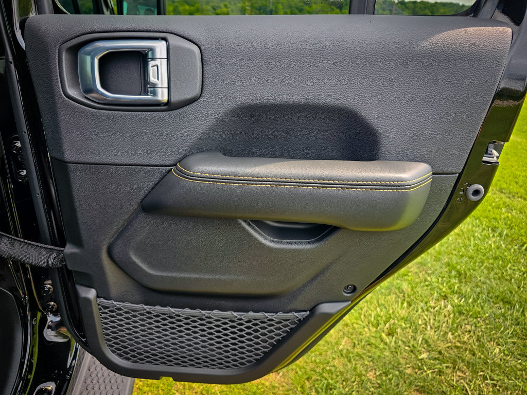New 2026 Jeep Wrangler Unlimited Sahara AWD/4WD image 40