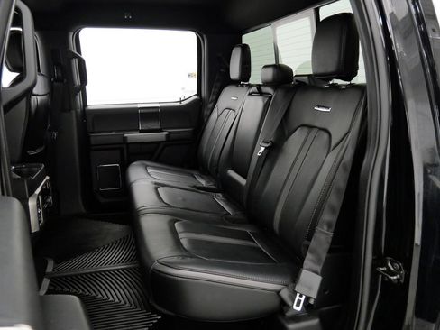 Used 2018 Ford F150 Platinum w/ Equipment Group 701A Luxury AWD/4WD image 20