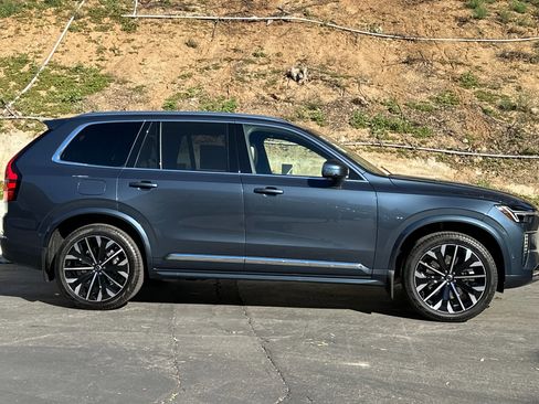New 2026 Volvo XC90 T8 Ultra w/ Protection Package Premier image 4