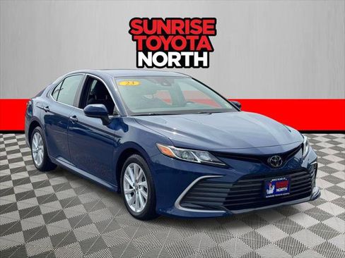 Certified 2023 Toyota Camry LE FWD image 1