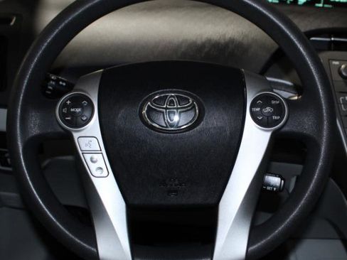 Used 2014 Toyota Prius Three image 30