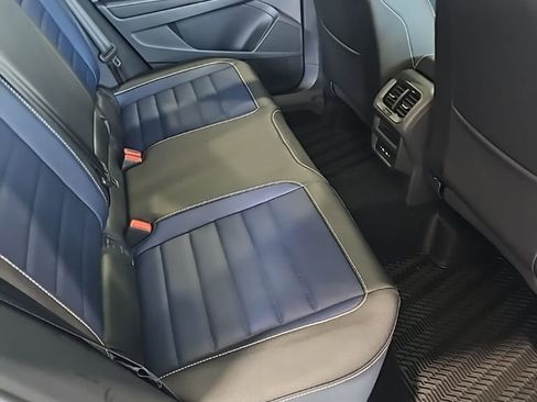 New 2026 Volkswagen Taos SEL AWD/4WD image 17