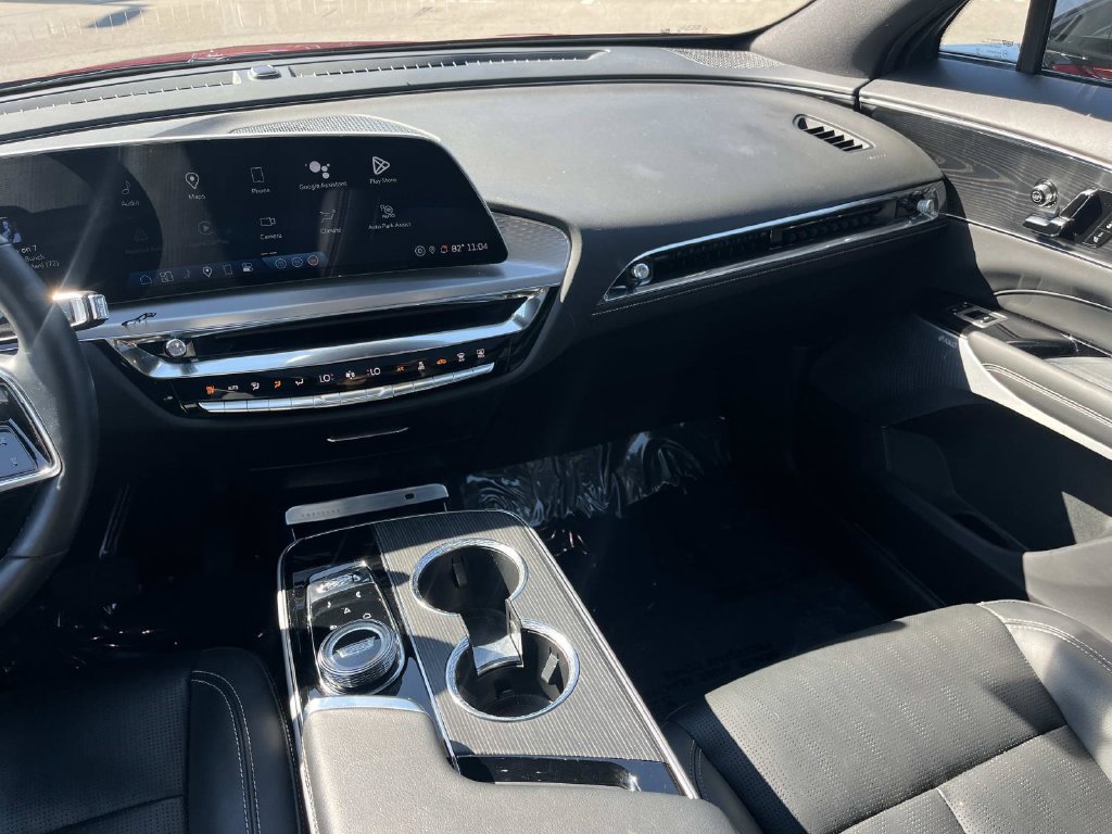 Used 2024 Cadillac Lyriq Luxury RWD image 15