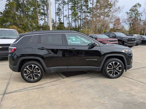 Used 2022 Jeep Compass Limited image 3
