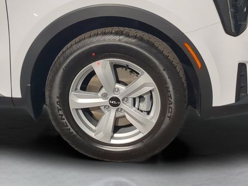 New 2026 Kia Sorento LX FWD image 11