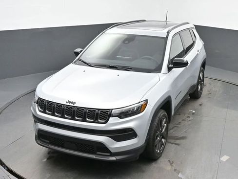 New 2026 Jeep Compass Latitude w/ Sun and Sound Group AWD/4WD image 38