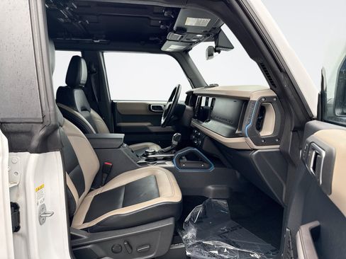 Used 2023 Ford Bronco Wildtrak AWD/4WD image 18