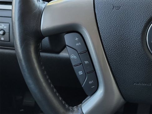 Used 2013 Chevrolet Avalanche LTZ image 26