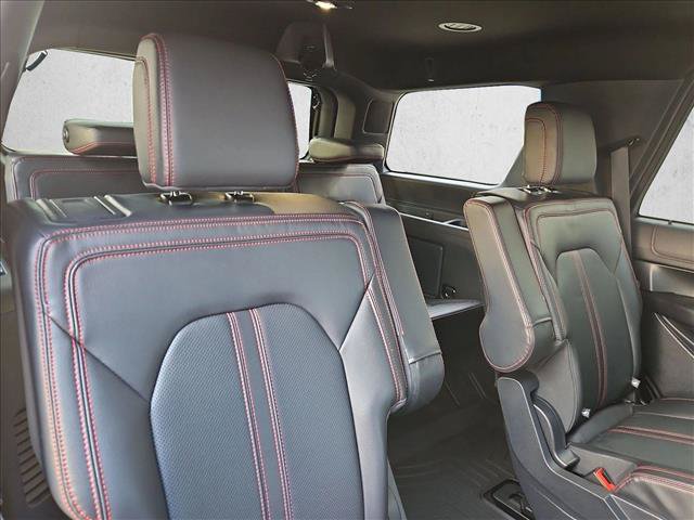 Used 2023 Ford Expedition Limited AWD/4WD image 16