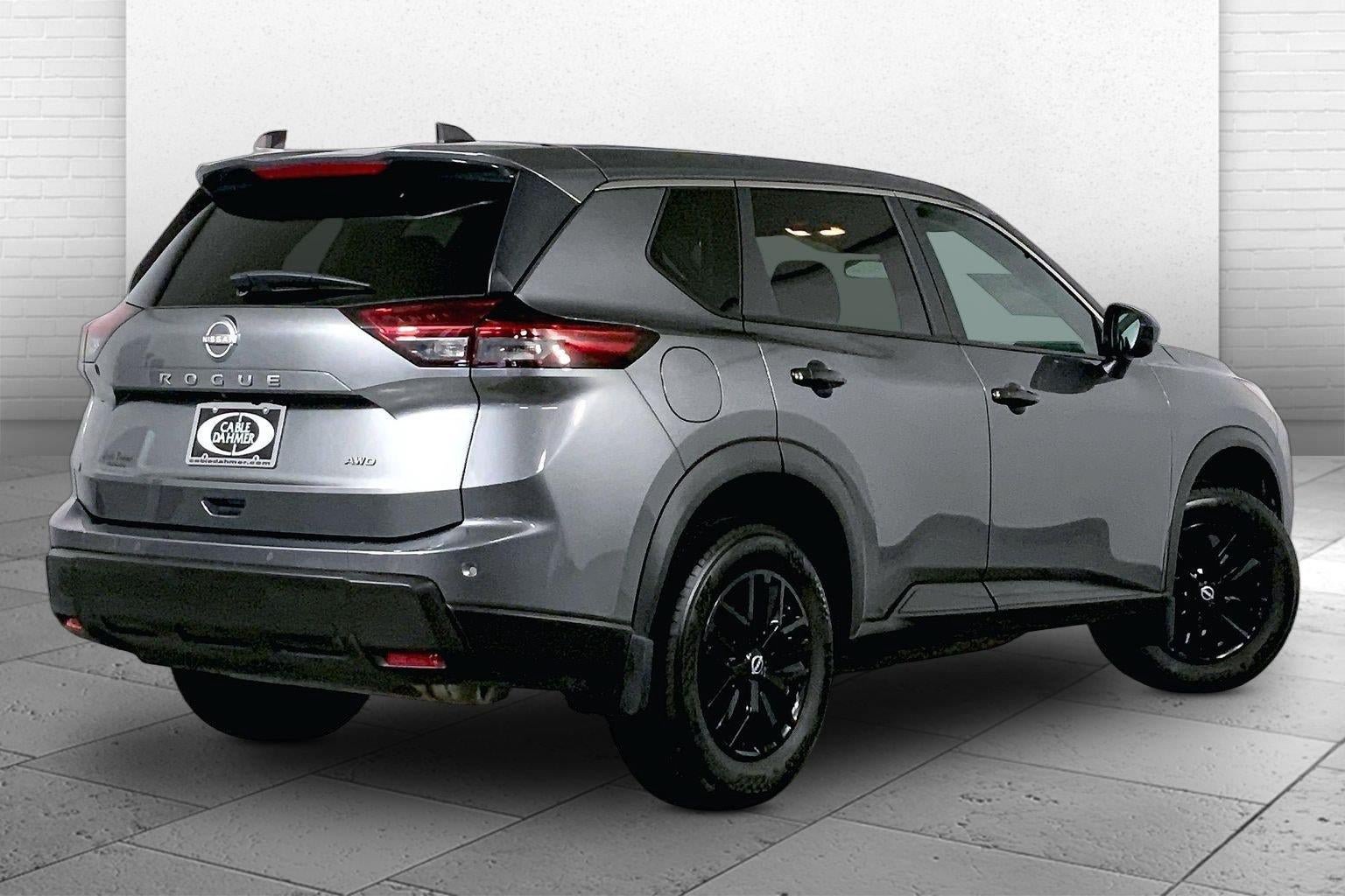 Used 2026 Nissan Rogue S AWD/4WD image 5