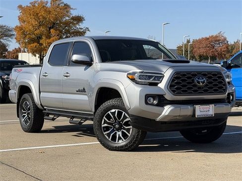 Certified 2021 Toyota Tacoma TRD Sport image 2