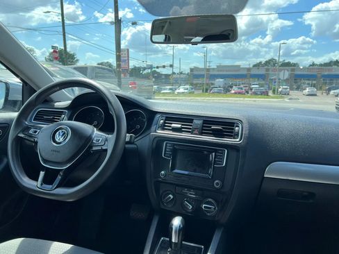 Used 2017 Volkswagen Jetta S image 13