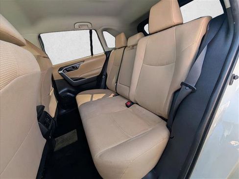 Used 2022 Toyota RAV4 LE AWD/4WD image 17
