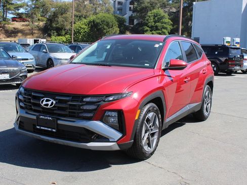 Used 2025 Hyundai Tucson SEL FWD image 3