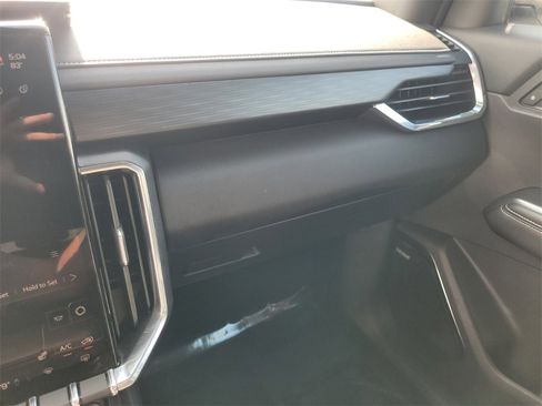 Certified 2025 GMC Acadia Elevation image 28