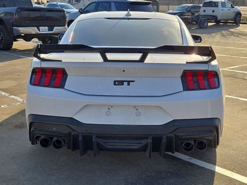 Used 2024 Ford Mustang GT Premium image 7