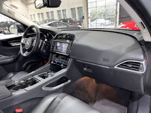 Used 2017 Jaguar F-PACE S image 69