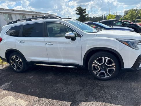 Used 2023 Subaru Ascent Touring AWD/4WD image 8