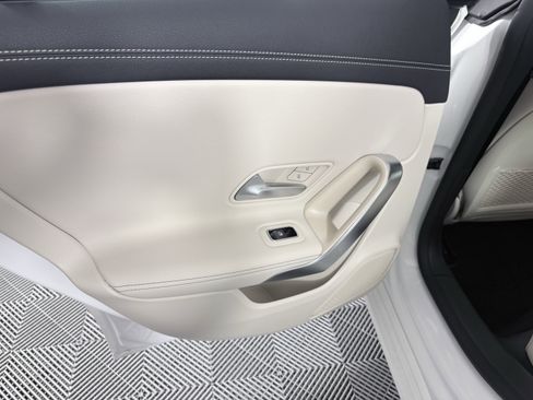 Used 2025 Mercedes-Benz CLA 250 4MATIC image 30