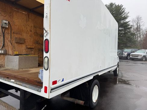 Used 2018 Ford E-450 and Econoline 450 Super Duty w/ Exterior Upgrade Package image 11