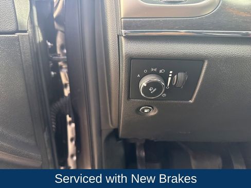 Used 2018 Jeep Grand Cherokee Limited image 16