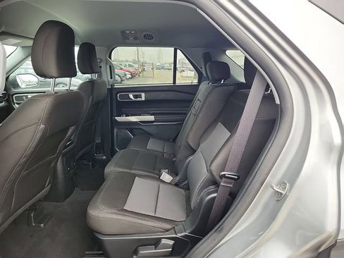 Used 2023 Ford Explorer XLT image 6
