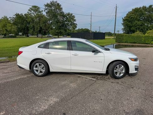 Used 2023 Chevrolet Malibu LS FWD image 2