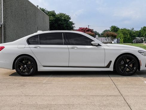 Used 2017 BMW 750i RWD image 8