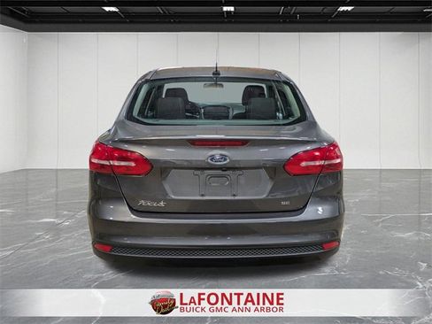 Used 2018 Ford Focus SE w/ SE Winter Package image 4