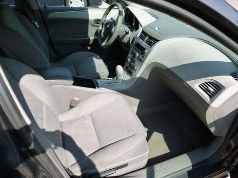 Used 2010 Chevrolet Malibu LS image 11