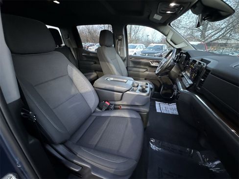 Used 2024 Chevrolet Silverado 1500 LT image 24
