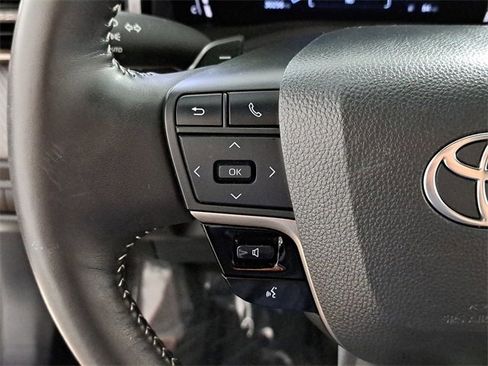 Used 2025 Toyota Camry SE image 25