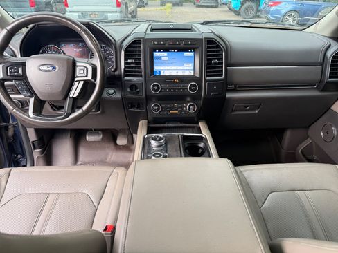 Used 2019 Ford Expedition Limited w/ Equipment Group 301A AWD/4WD image 19