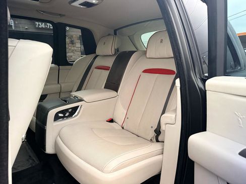 Used 2020 Rolls-Royce Cullinan AWD/4WD image 36