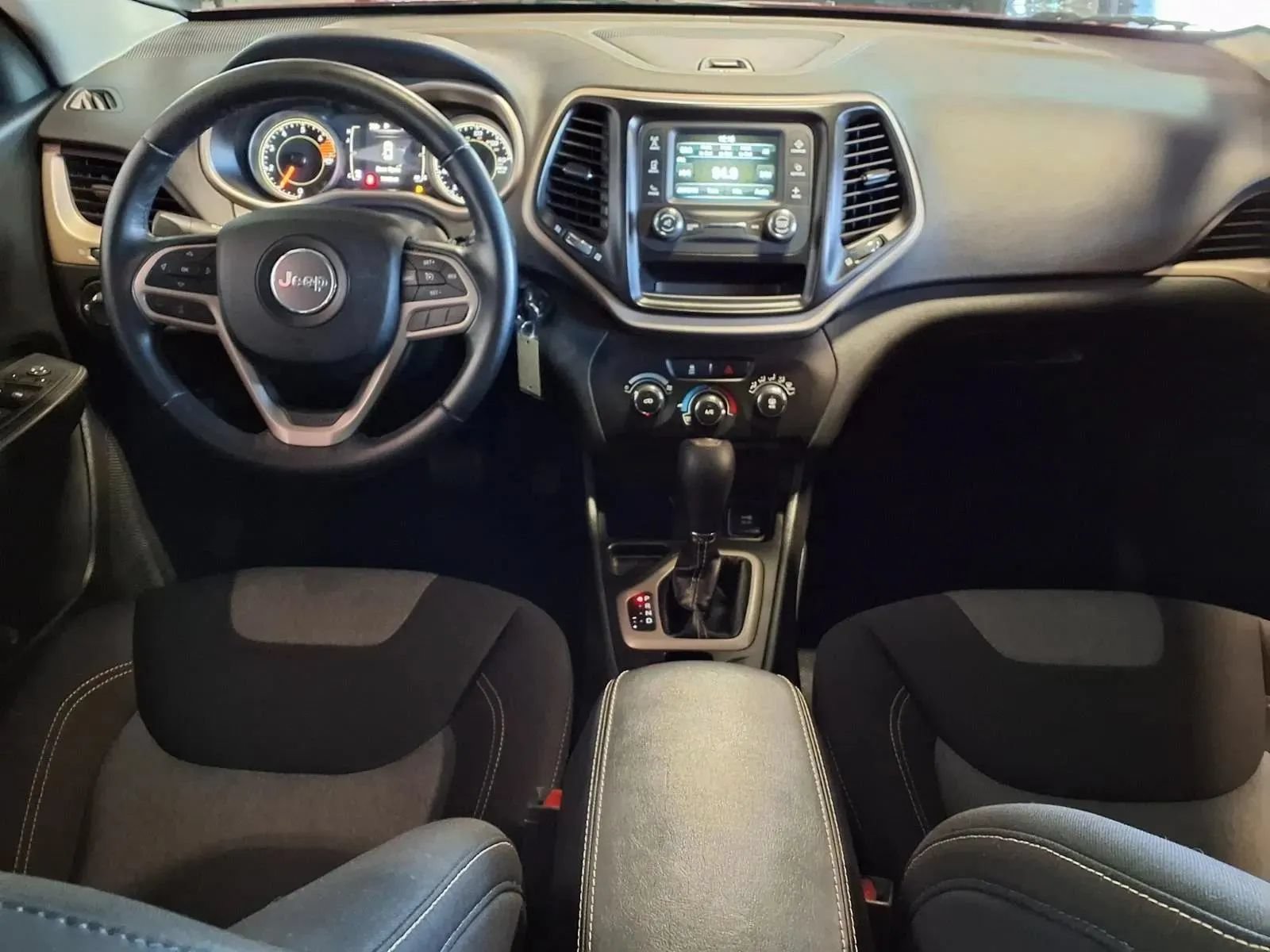 Used 2017 Jeep Cherokee Sport FWD image 15