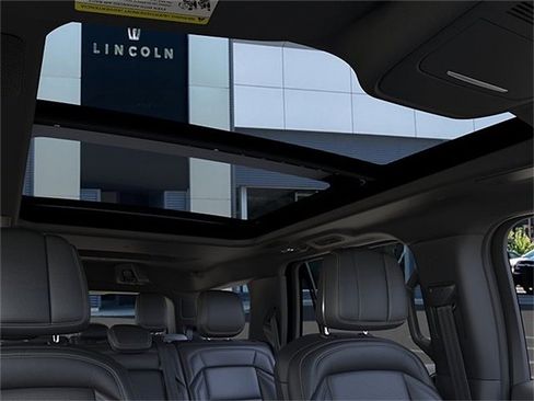 New 2026 Lincoln Navigator Reserve AWD/4WD image 22