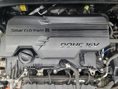 Used 2023 Hyundai Elantra SEL image 30